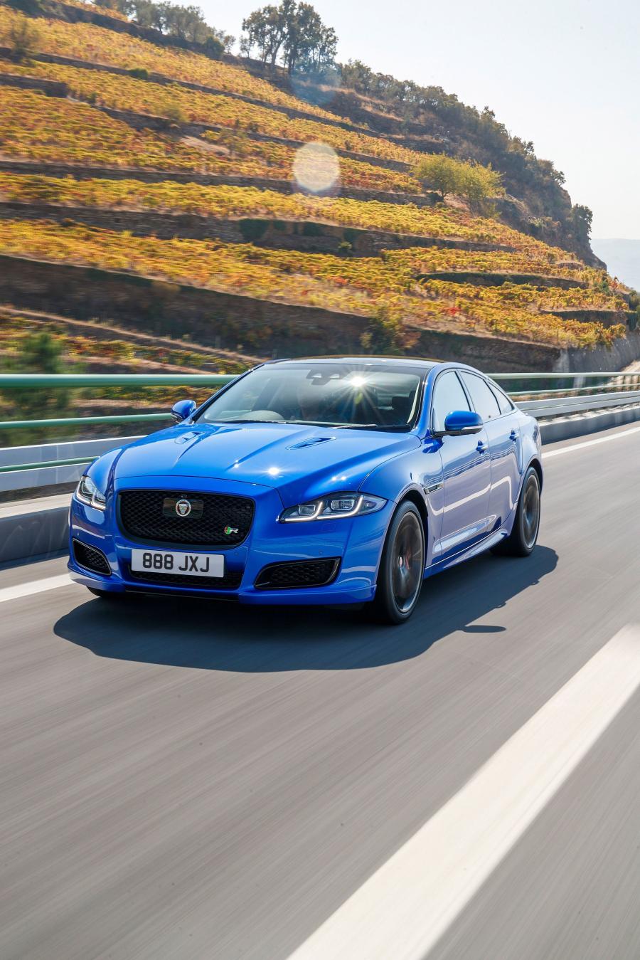  Jaguar XJR575 (X351) 2017 года  (UK) (фото 12 из 36)